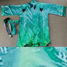 Load image into Gallery viewer, WAIKIKI PALMS AND BEACH HAWAII KIMONO