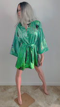 Load and play video in Gallery viewer, WAIKIKI PALMS AND BEACH HAWAII KIMONO